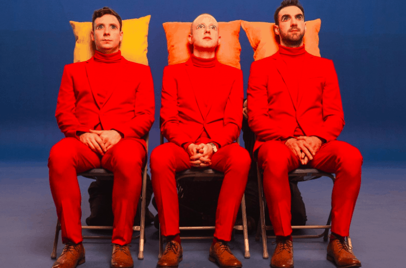 3 historias de Two Door Cinema Club que no sabías